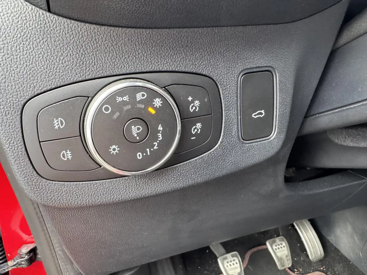 1.0 EcoBoost ST-Line X Vignale | ELEK. SCHUIF/ KANTELDAK | ELEK. ACHTERKLEP | STOEL-STUURVERWARMING | ADAPTIEVE CRUISE CONTROL | VOORRUIT VERWARMING