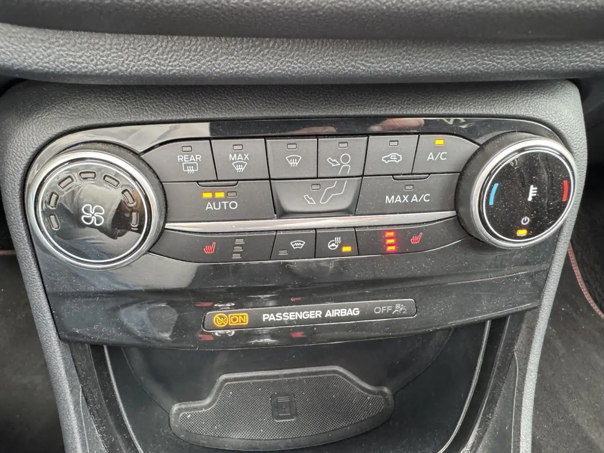 1.0 EcoBoost ST-Line X Vignale | ELEK. SCHUIF/ KANTELDAK | ELEK. ACHTERKLEP | STOEL-STUURVERWARMING | ADAPTIEVE CRUISE CONTROL | VOORRUIT VERWARMING