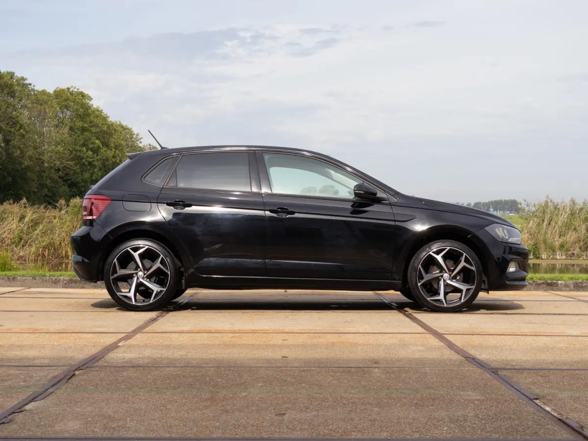 1.0 TSI Comfortline Apple CarPlay Clima 18"