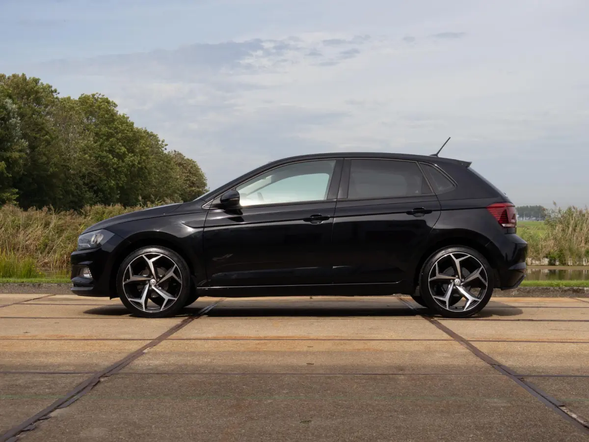 1.0 TSI Comfortline Apple CarPlay Clima 18"