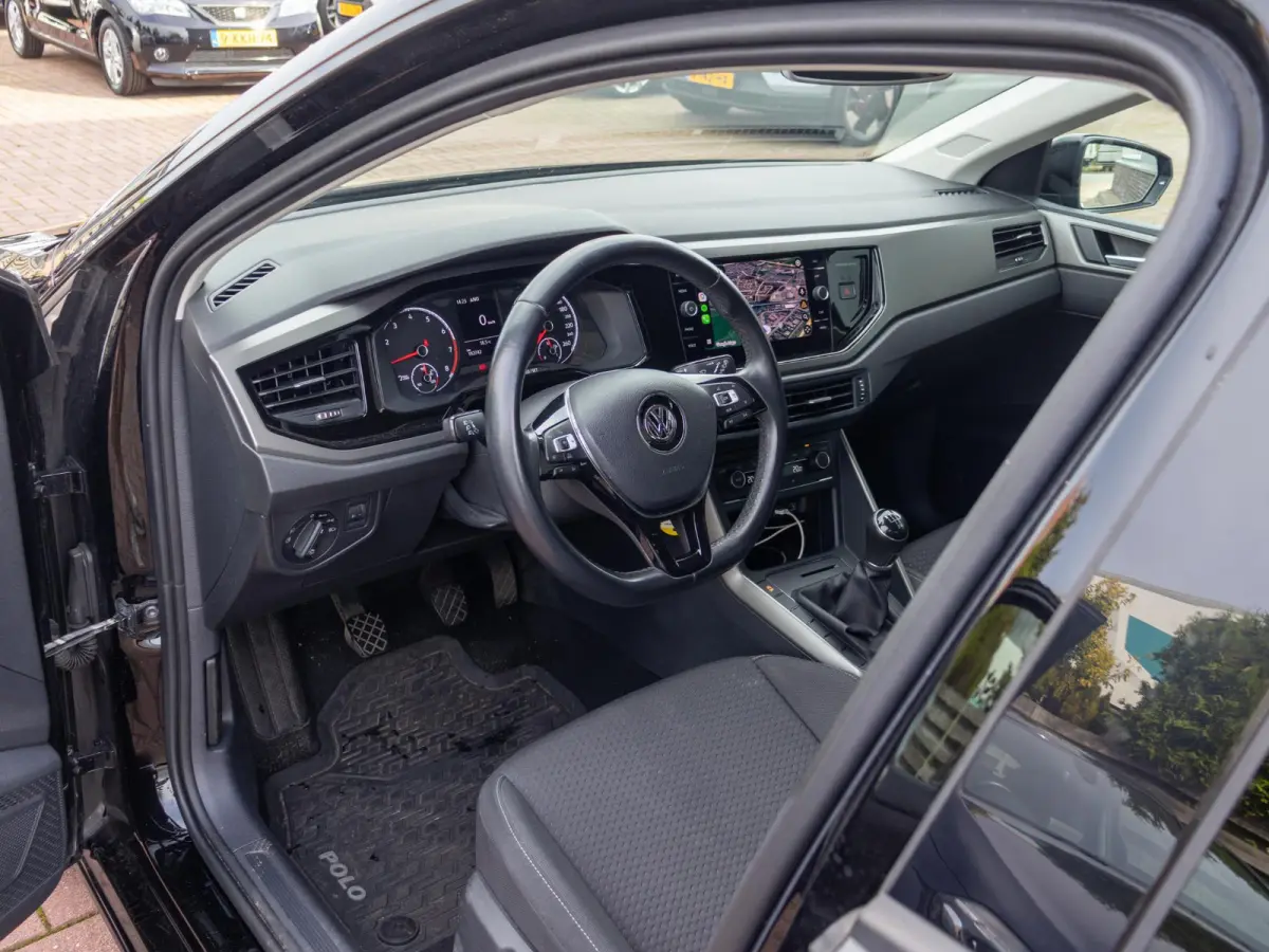 1.0 TSI Comfortline Apple CarPlay Clima 18"