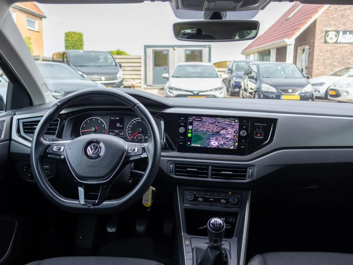 1.0 TSI Comfortline Apple CarPlay Clima 18"