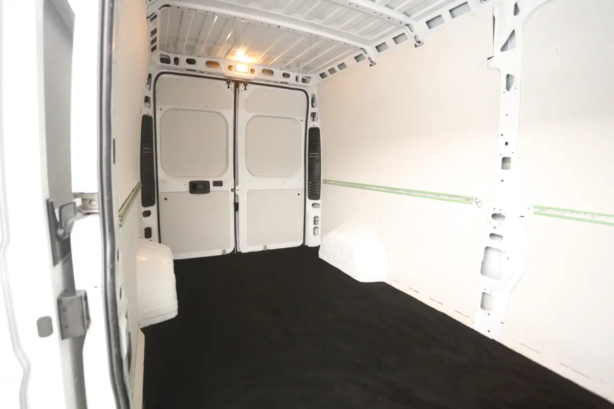 2.2 BlueHDI 140PK 3,5t L3H2 | Clima | Camera | Cruise | 3 Zits | Carplay | Navi | Parkeersens.