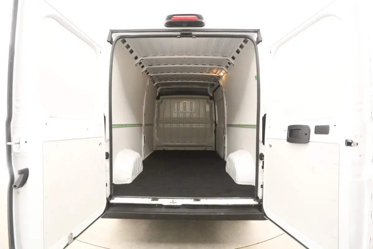 2.2 BlueHDI 140PK 3,5t L3H2 | Clima | Camera | Cruise | 3 Zits | Carplay | Navi | Parkeersens.