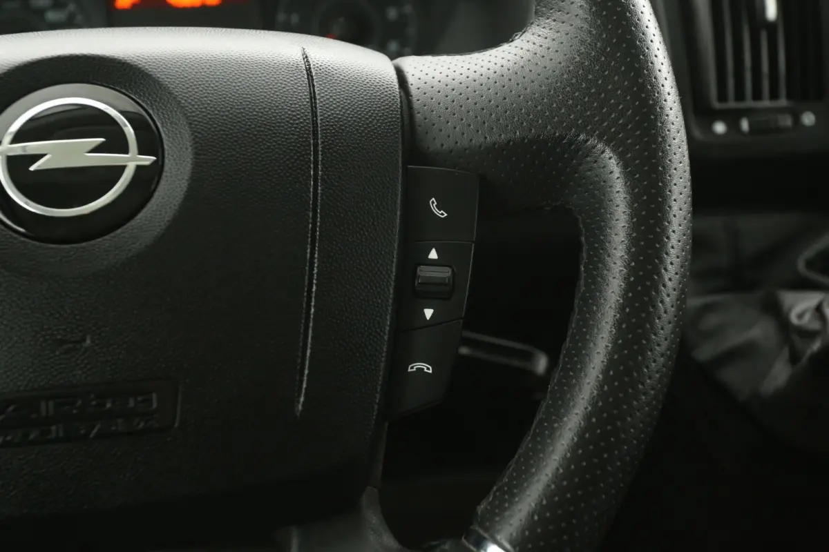 2.2 BlueHDI 140PK 3,5t L3H2 | Clima | Camera | Cruise | 3 Zits | Carplay | Navi | Parkeersens.