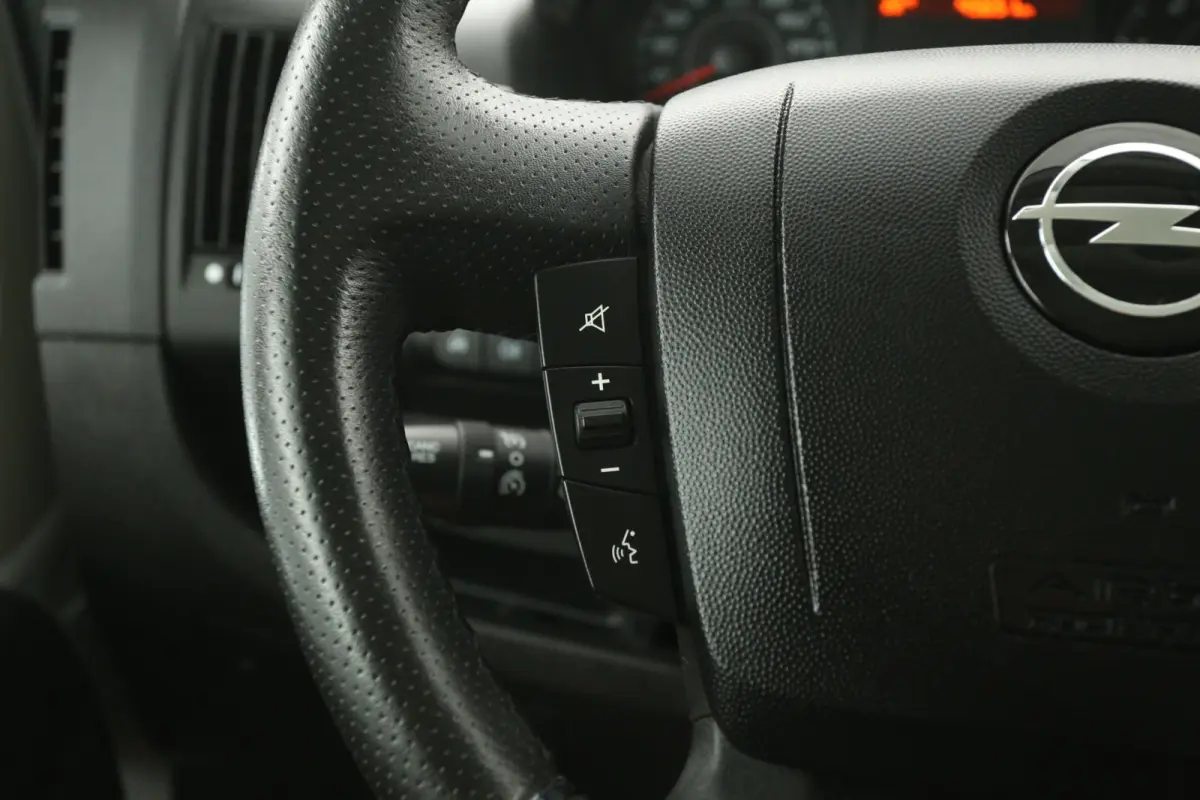 2.2 BlueHDI 140PK 3,5t L3H2 | Clima | Camera | Cruise | 3 Zits | Carplay | Navi | Parkeersens.