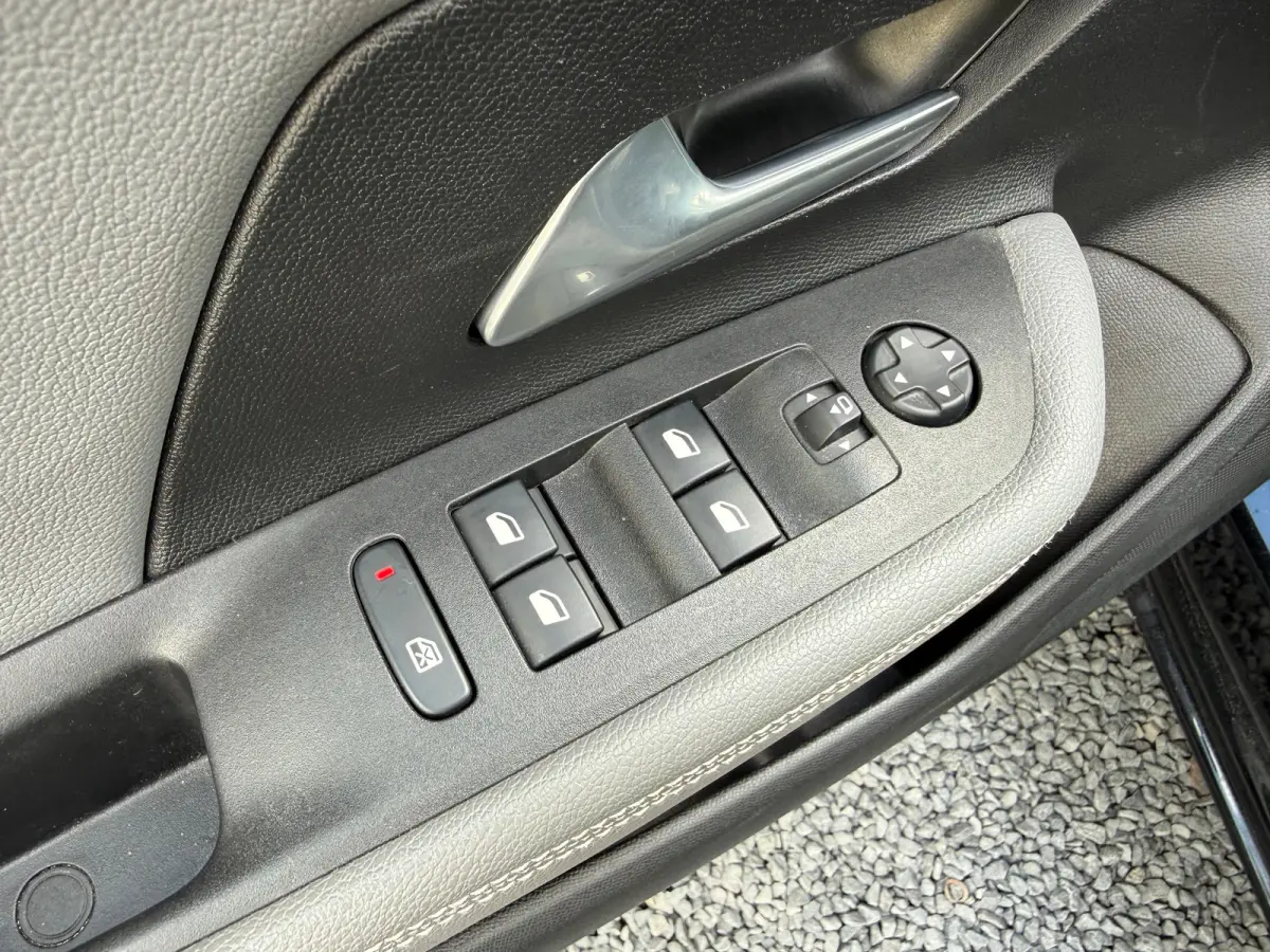 1.2 100PK Elegance | CAMERA ACHTER| PARKEERSENSOREN V&A| CLIMATE CONTROL| DAB| CRUISE CONTROL
