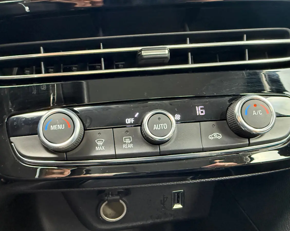 1.2 100PK Elegance | CAMERA ACHTER| PARKEERSENSOREN V&A| CLIMATE CONTROL| DAB| CRUISE CONTROL
