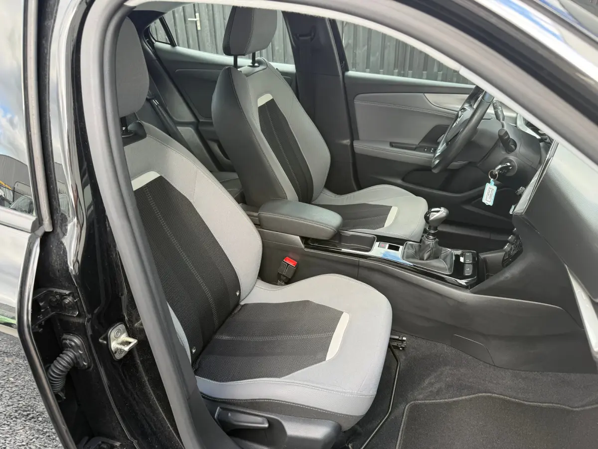 1.2 100PK Elegance | CAMERA ACHTER| PARKEERSENSOREN V&A| CLIMATE CONTROL| DAB| CRUISE CONTROL