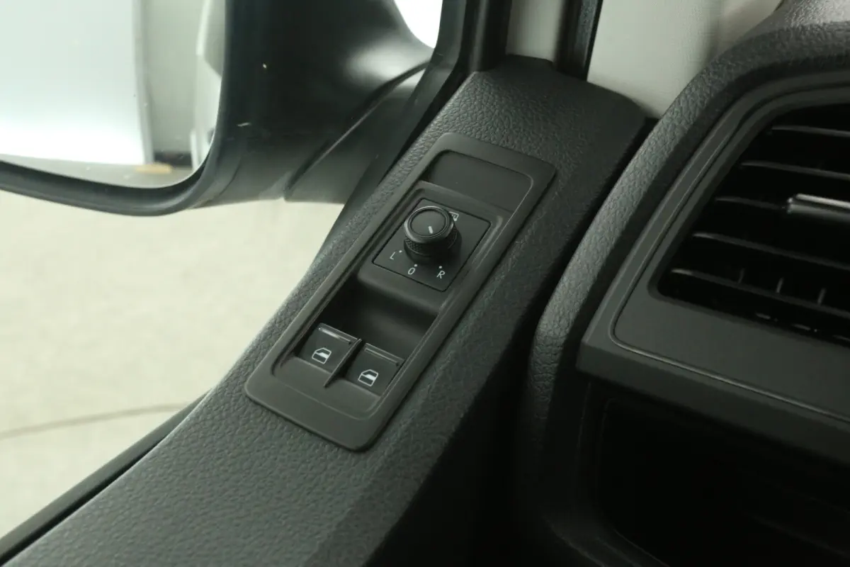 2.0 TDI L2H1 150PK | Dubbele Cabine | Airco | Cruise | Carplay | Navi | Trekhaak