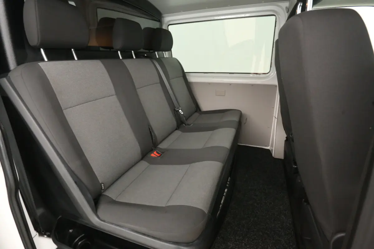 2.0 TDI L2H1 150PK | Dubbele Cabine | Airco | Cruise | Carplay | Navi | Trekhaak