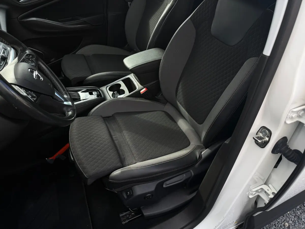 1.2 130PK Turbo Business Elegance AUT | CAMERA| PARKEERSENSOREN V&A| KEYLESS ENTRY&START| CLIMATE CONTROL| AGR-COMFORTSTOELEN