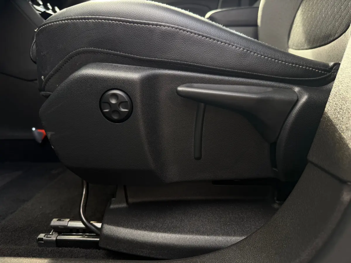 1.2 130PK Turbo Business Elegance AUT | CAMERA| PARKEERSENSOREN V&A| KEYLESS ENTRY&START| CLIMATE CONTROL| AGR-COMFORTSTOELEN