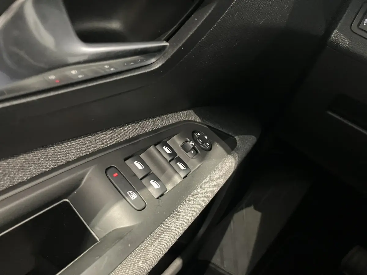 1.2 PureTech Blue Lease Executive