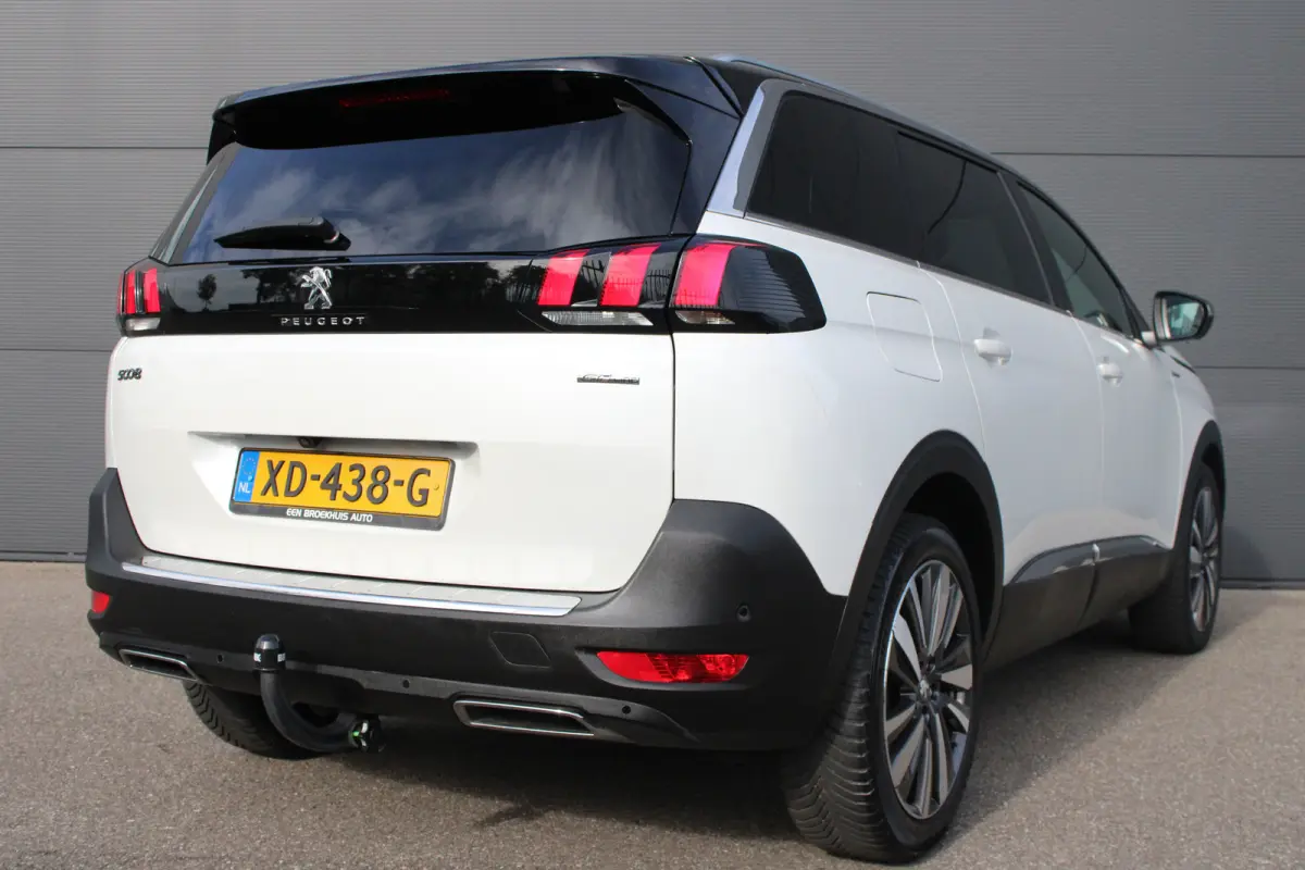 1.2 PureTech 130pk GT-Line | Navigatie | Camera | Trekhaak | All season | Elektrische achterklep | NL auto | Full LED |