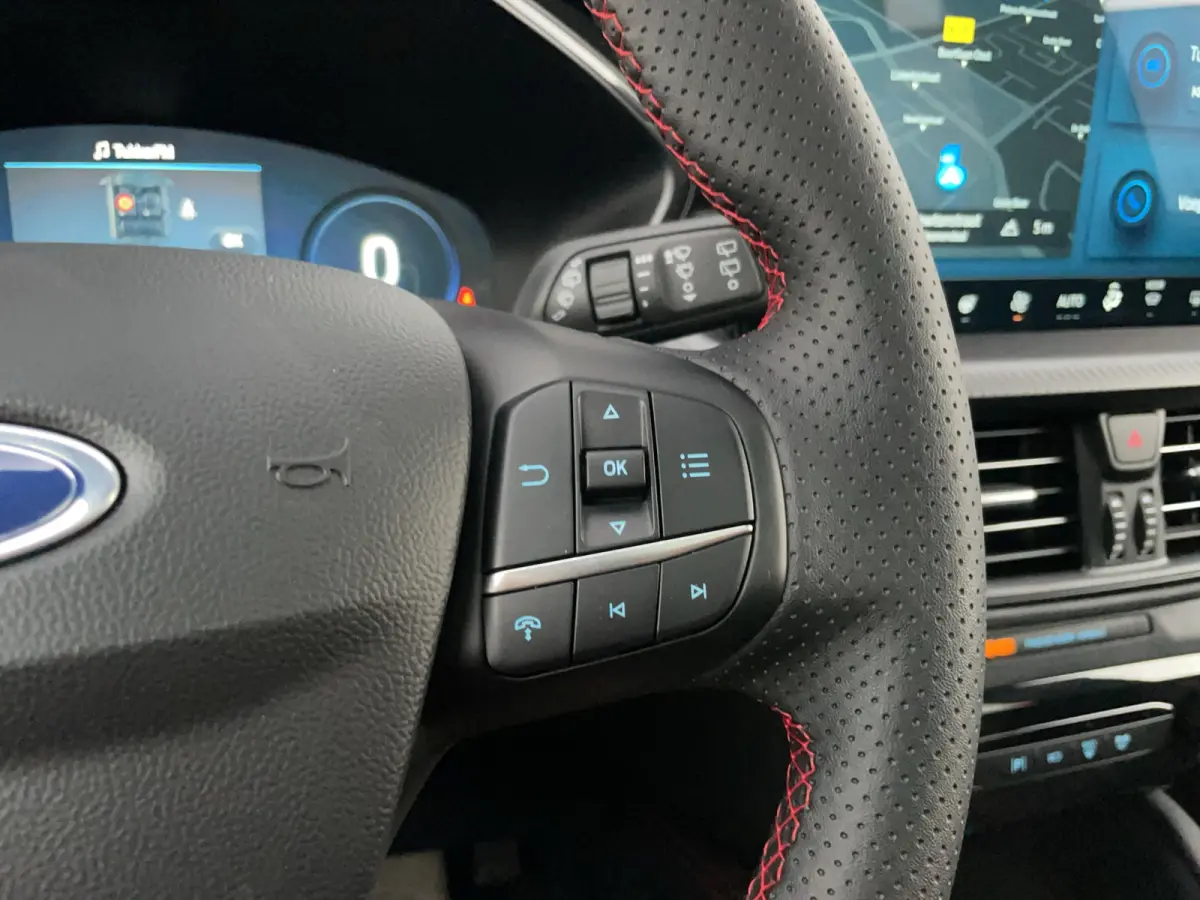 2.5 PHEV ST-Line | Pano | Trekhaak | Adap. Cruise | Stoelverwarming | Apple Carplay | Achteruitrijcamera | Airco (automatisch) | Apple Carplay/Android Auto|telefoonintegratie premium