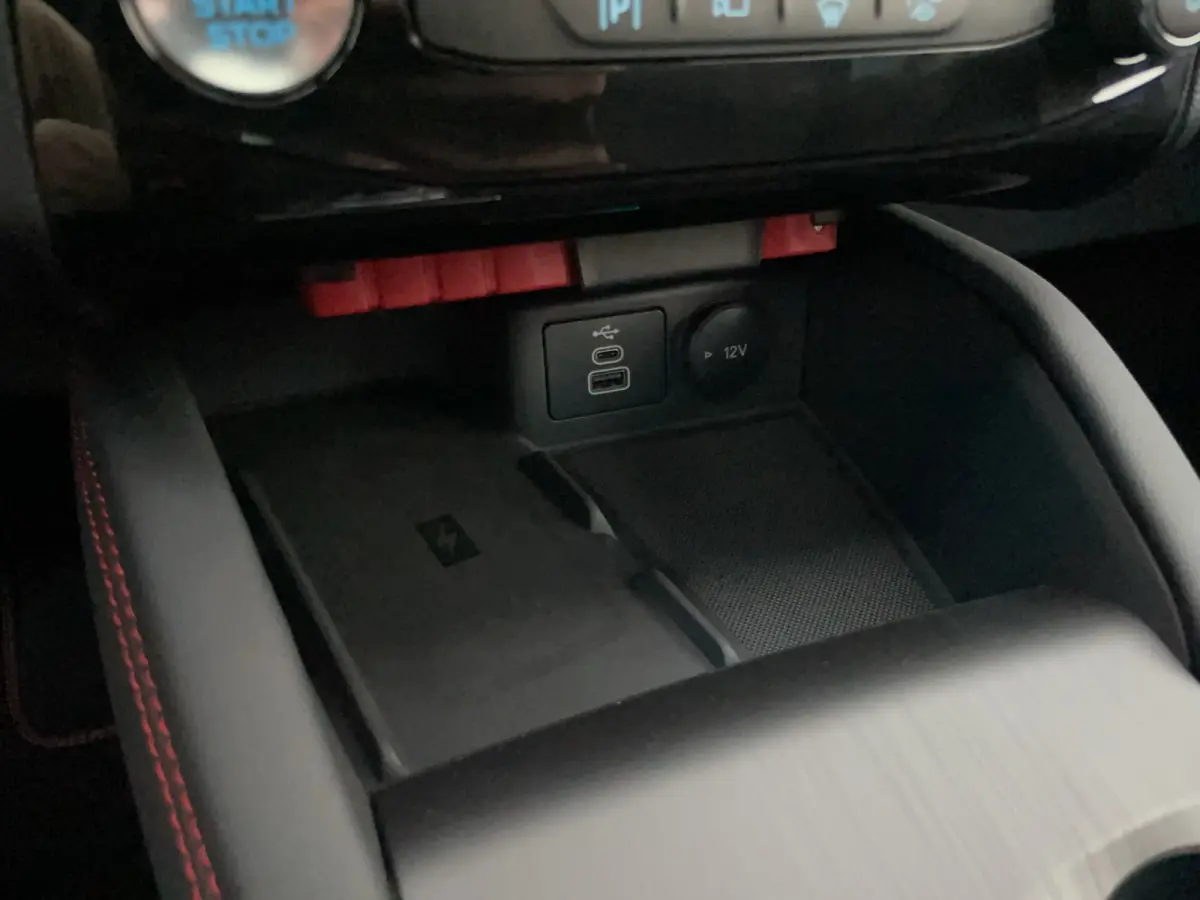 2.5 PHEV ST-Line | Pano | Trekhaak | Adap. Cruise | Stoelverwarming | Apple Carplay | Achteruitrijcamera | Airco (automatisch) | Apple Carplay/Android Auto|telefoonintegratie premium