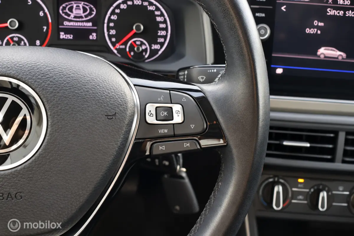 1.0 TSI Comfortline | Carplay | Camera | CC