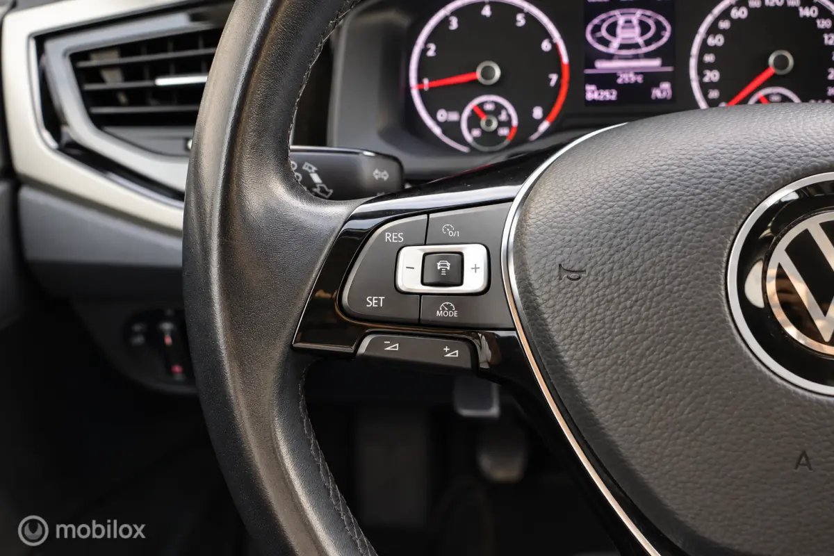 1.0 TSI Comfortline | Carplay | Camera | CC