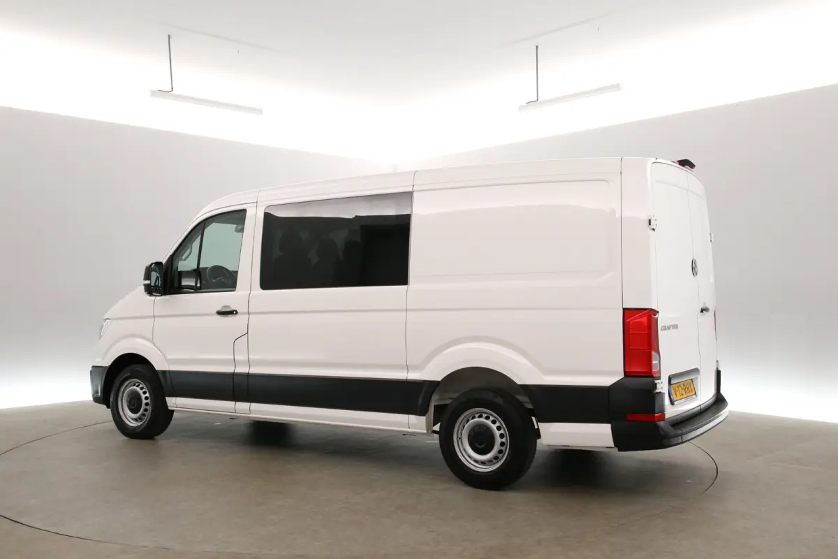 2.0 TDI 140PK L3H2 | DC | 6 Zits | 3000KG Trekgew. | Airco | Camera | Cruise | Carplay | Parkeersens.