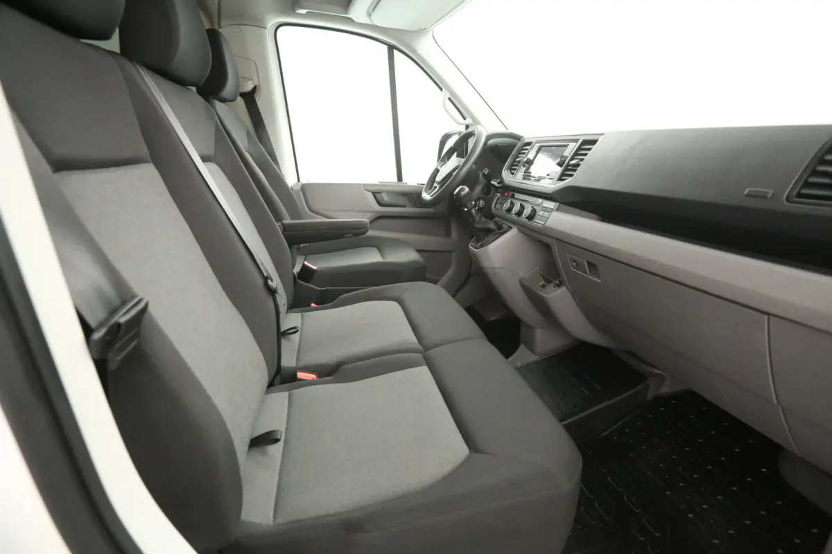 2.0 TDI 140PK L3H2 | DC | 6 Zits | 3000KG Trekgew. | Airco | Camera | Cruise | Carplay | Parkeersens.