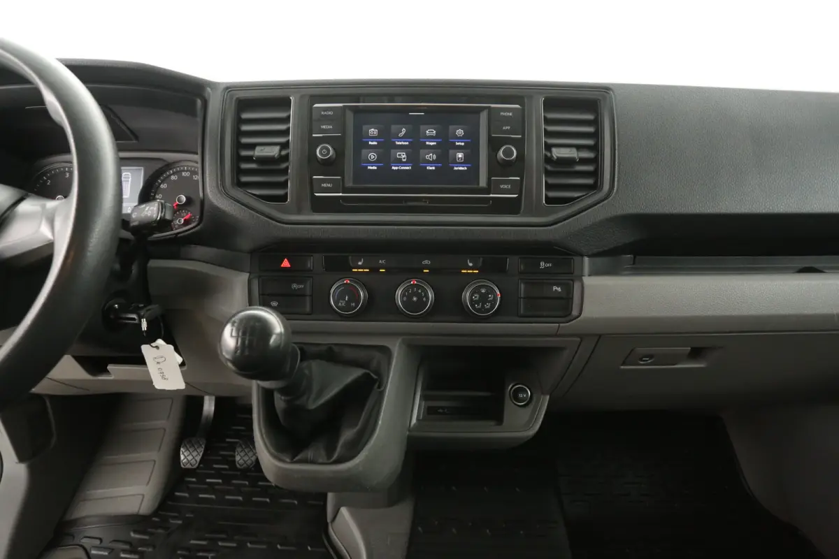 2.0 TDI 140PK L3H2 | DC | 6 Zits | 3000KG Trekgew. | Airco | Camera | Cruise | Carplay | Parkeersens.