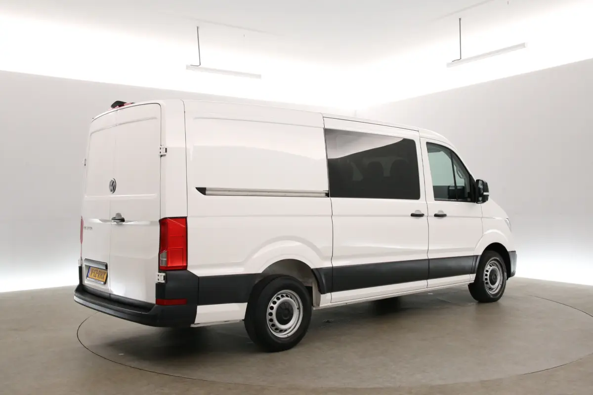 2.0 TDI 140PK L3H2 | DC | 6 Zits | 3000KG Trekgew. | Airco | Camera | Cruise | Carplay | Parkeersens.