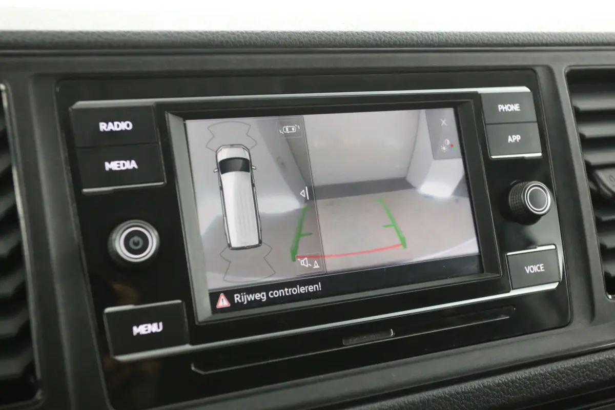 2.0 TDI 140PK L3H2 | DC | 6 Zits | 3000KG Trekgew. | Airco | Camera | Cruise | Carplay | Parkeersens.