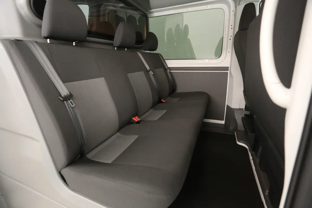 2.0 TDI 140PK L3H2 | DC | 6 Zits | 3000KG Trekgew. | Airco | Camera | Cruise | Carplay | Parkeersens.