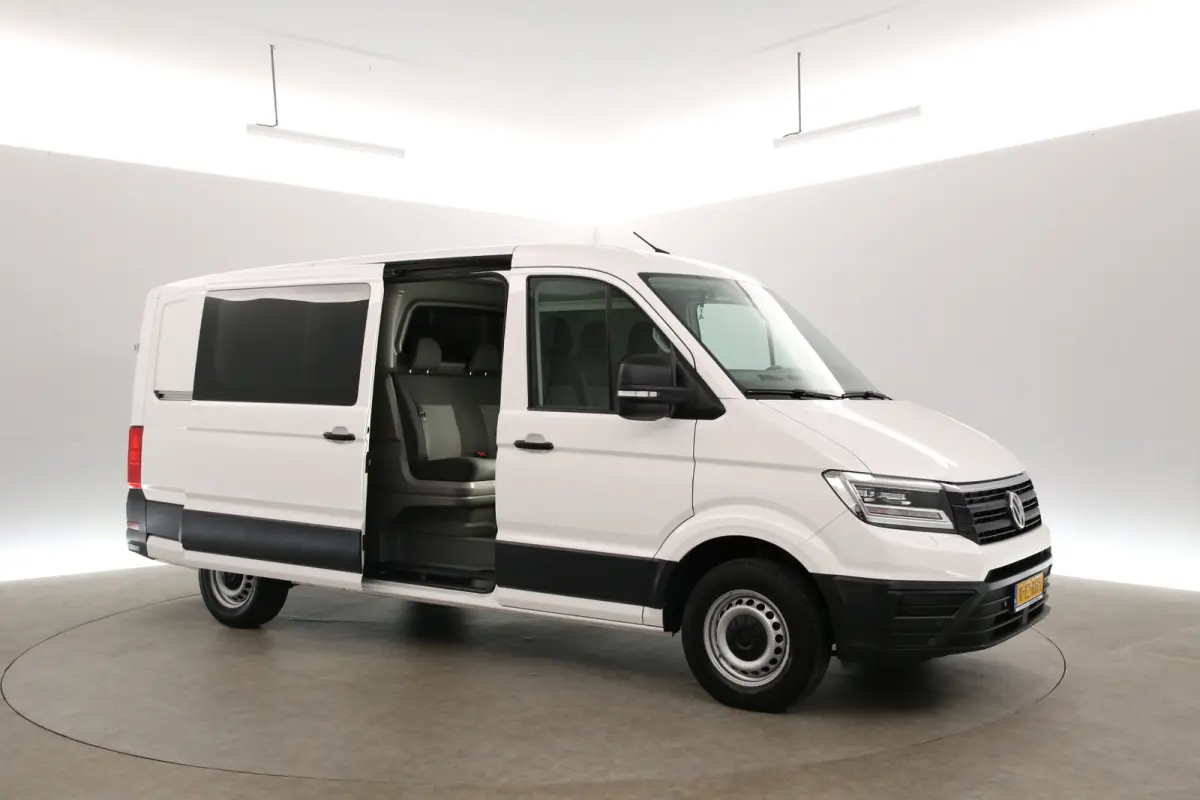 2.0 TDI 140PK L3H2 | DC | 6 Zits | 3000KG Trekgew. | Airco | Camera | Cruise | Carplay | Parkeersens.