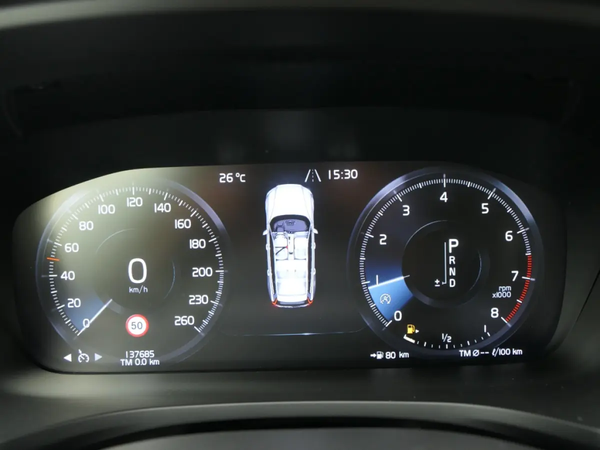 2.0 T4 AUT Momentum 12 MND garantie DAB+ / Trekhaak / Stoelverwarming