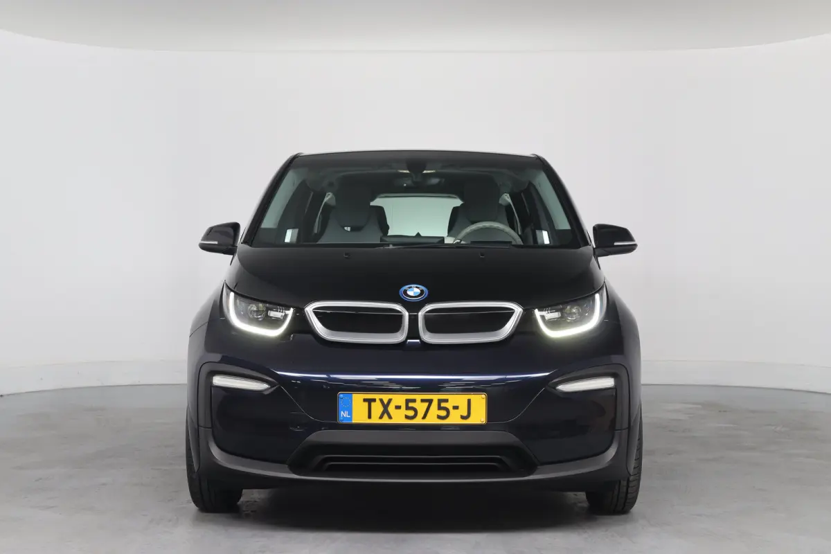 Basis iPerformance 94Ah 33 kWh | Dealer Onderhoud | Harman/Kardon | Stoelverwarming | Led | Climate Control | Navigatie | Cruise Control | Parkeersensoren