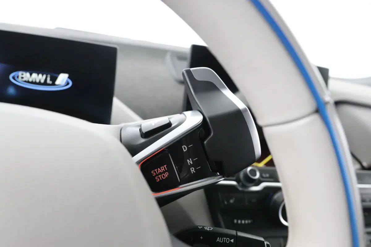 Basis iPerformance 94Ah 33 kWh | Dealer Onderhoud | Harman/Kardon | Stoelverwarming | Led | Climate Control | Navigatie | Cruise Control | Parkeersensoren