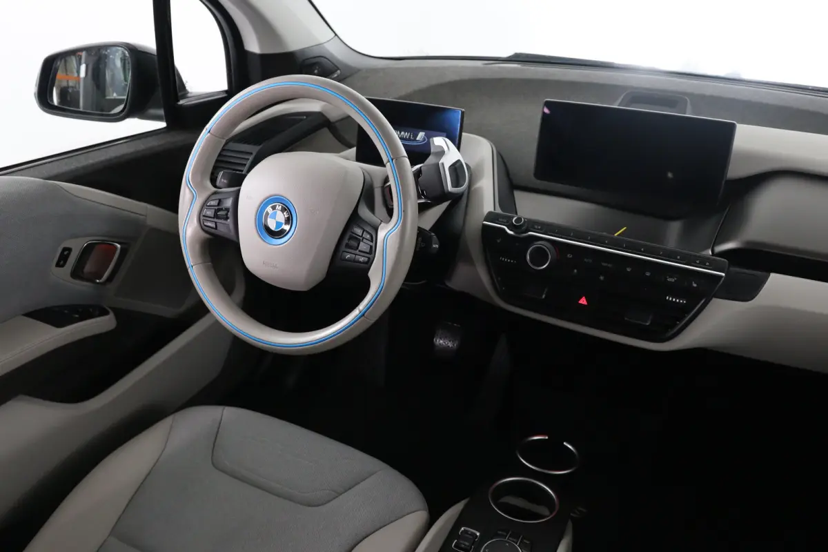 Basis iPerformance 94Ah 33 kWh | Dealer Onderhoud | Harman/Kardon | Stoelverwarming | Led | Climate Control | Navigatie | Cruise Control | Parkeersensoren