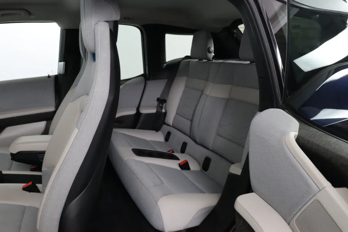 Basis iPerformance 94Ah 33 kWh | Dealer Onderhoud | Harman/Kardon | Stoelverwarming | Led | Climate Control | Navigatie | Cruise Control | Parkeersensoren
