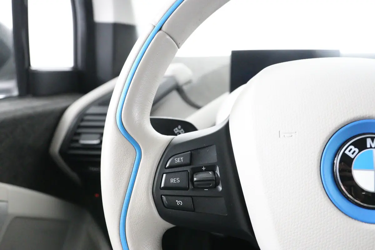 Basis iPerformance 94Ah 33 kWh | Dealer Onderhoud | Harman/Kardon | Stoelverwarming | Led | Climate Control | Navigatie | Cruise Control | Parkeersensoren