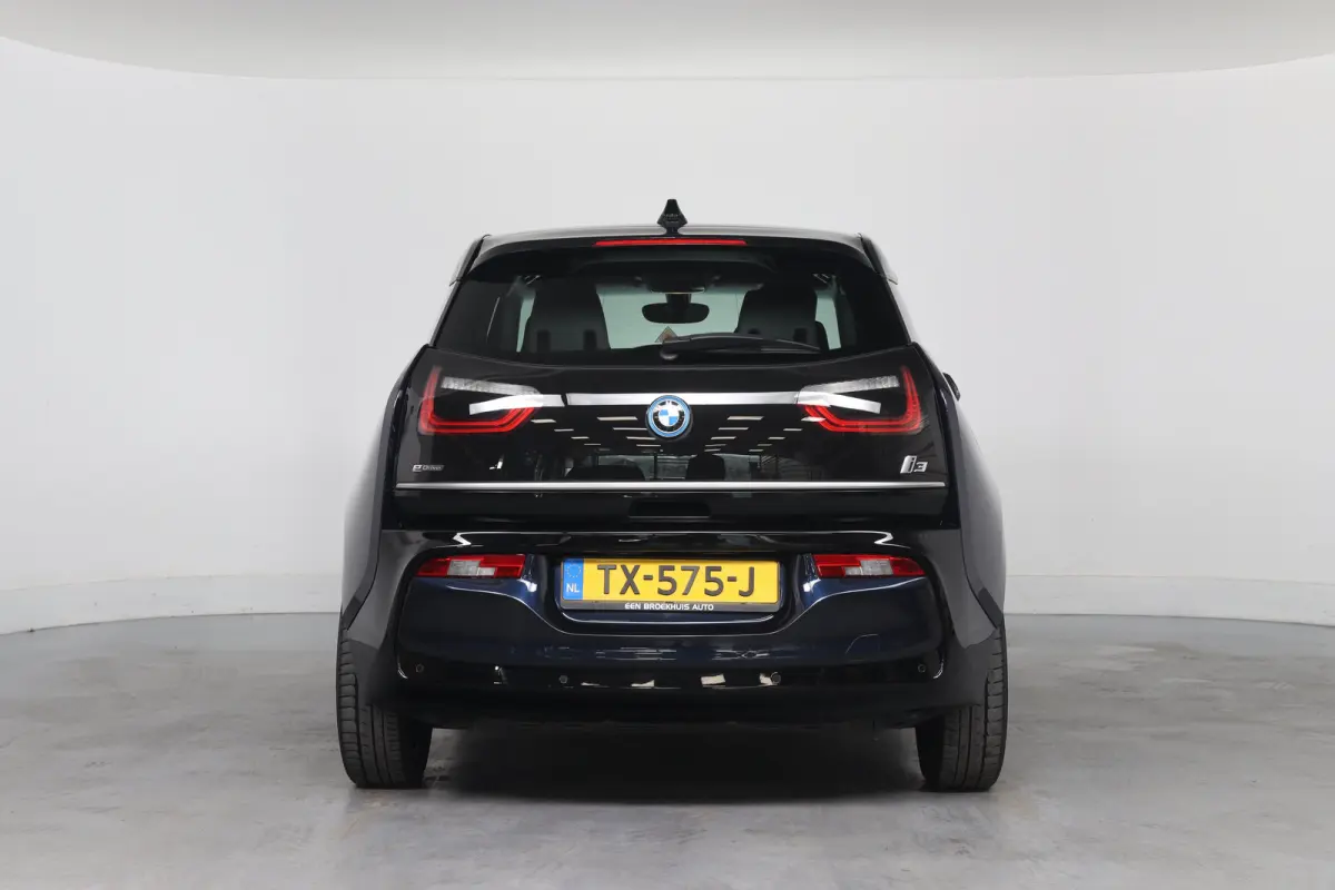 Basis iPerformance 94Ah 33 kWh | Dealer Onderhoud | Harman/Kardon | Stoelverwarming | Led | Climate Control | Navigatie | Cruise Control | Parkeersensoren