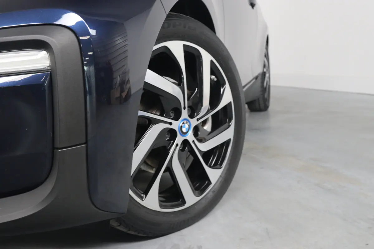 Basis iPerformance 94Ah 33 kWh | Dealer Onderhoud | Harman/Kardon | Stoelverwarming | Led | Climate Control | Navigatie | Cruise Control | Parkeersensoren