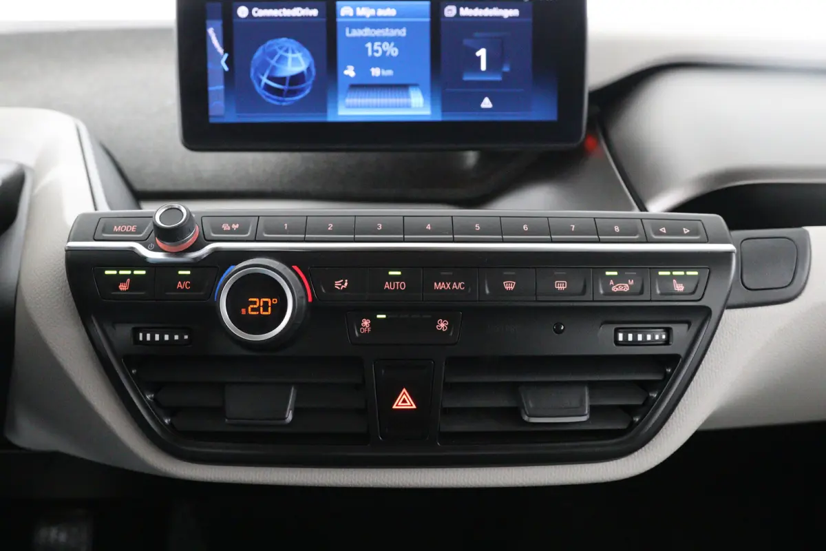 Basis iPerformance 94Ah 33 kWh | Dealer Onderhoud | Harman/Kardon | Stoelverwarming | Led | Climate Control | Navigatie | Cruise Control | Parkeersensoren