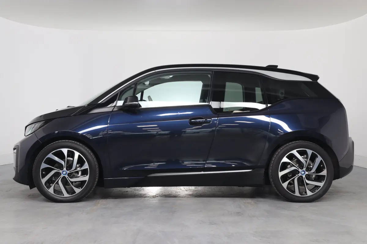 Basis iPerformance 94Ah 33 kWh | Dealer Onderhoud | Harman/Kardon | Stoelverwarming | Led | Climate Control | Navigatie | Cruise Control | Parkeersensoren