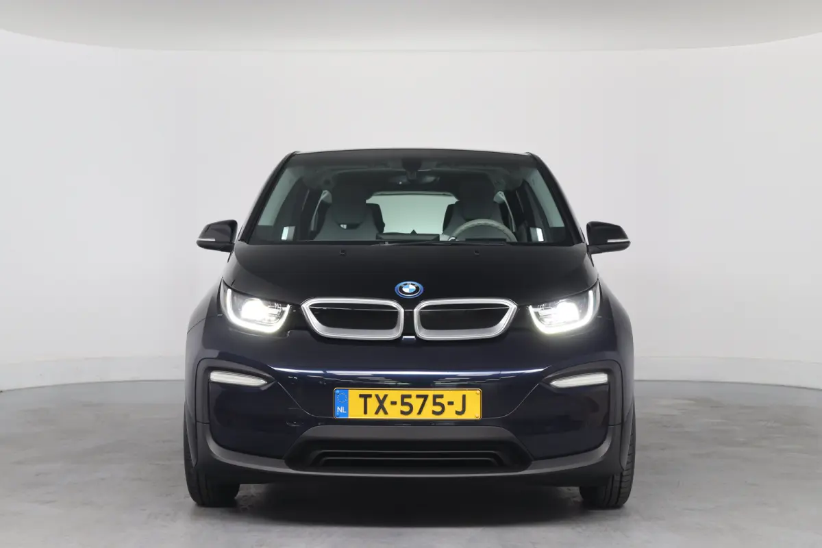 Basis iPerformance 94Ah 33 kWh | Dealer Onderhoud | Harman/Kardon | Stoelverwarming | Led | Climate Control | Navigatie | Cruise Control | Parkeersensoren