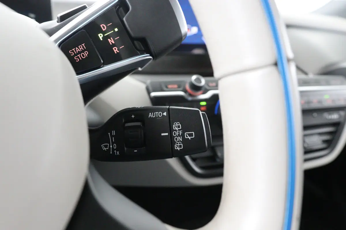 Basis iPerformance 94Ah 33 kWh | Dealer Onderhoud | Harman/Kardon | Stoelverwarming | Led | Climate Control | Navigatie | Cruise Control | Parkeersensoren