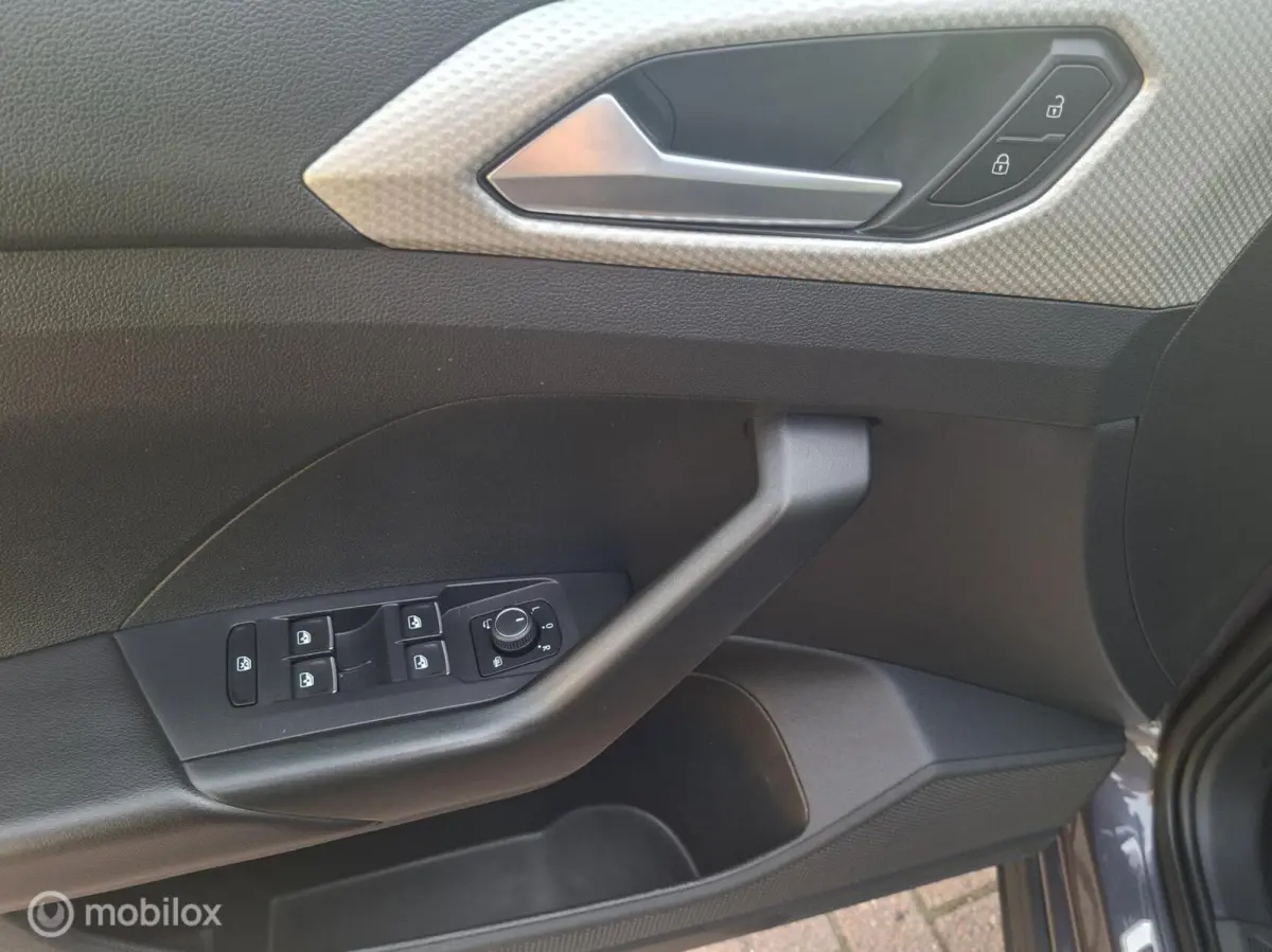 1.0 TSI MOVE AUTOMAAT
