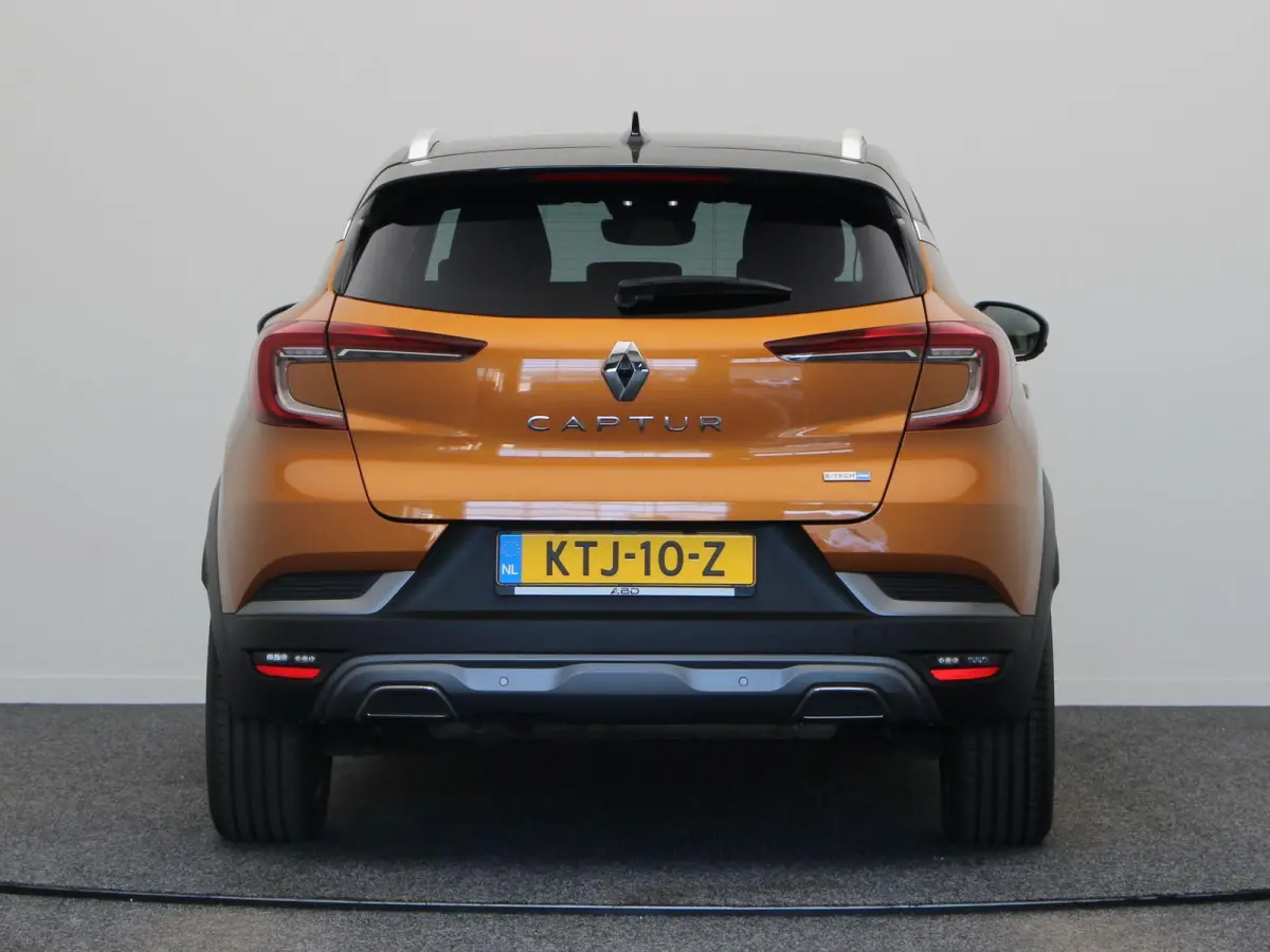 E-Tech Hybrid 145pk R.S. Line | Achteruitrijcamera | Parkeersensoren voor/achter | Climate control |