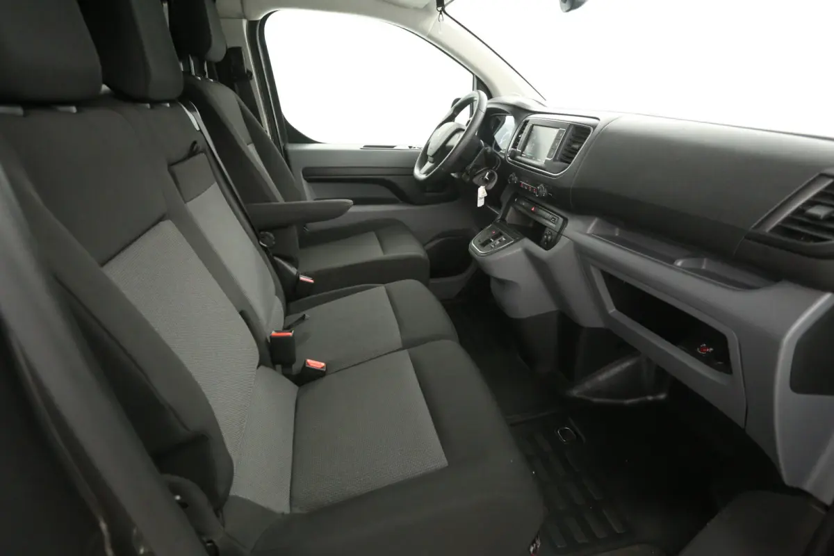 75 kWh Long Range L2H1 | Snelladen | SOH 91% | Airco | Cruise | 3 Zits | Trekhaak | Carplay | Parkeersens.