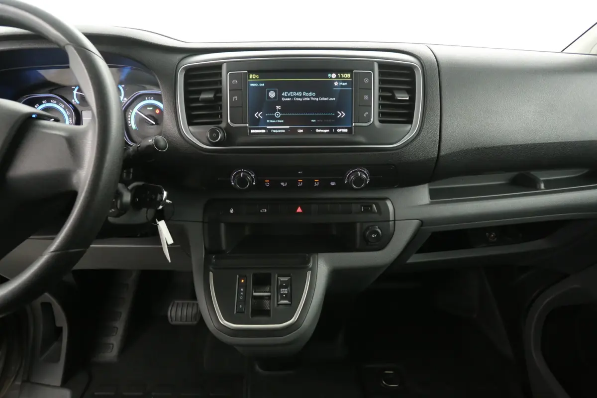 75 kWh Long Range L2H1 | Snelladen | SOH 91% | Airco | Cruise | 3 Zits | Trekhaak | Carplay | Parkeersens.
