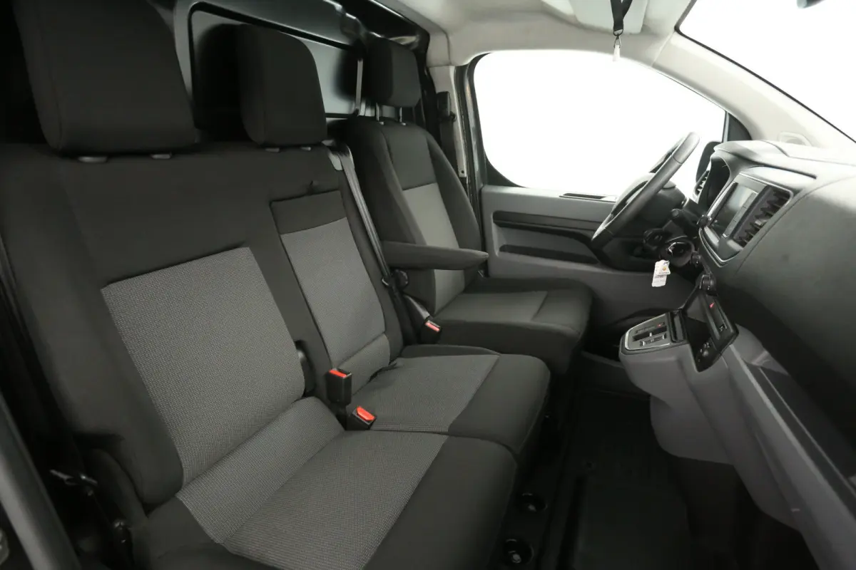 75 kWh Long Range L2H1 | Snelladen | SOH 91% | Airco | Cruise | 3 Zits | Trekhaak | Carplay | Parkeersens.