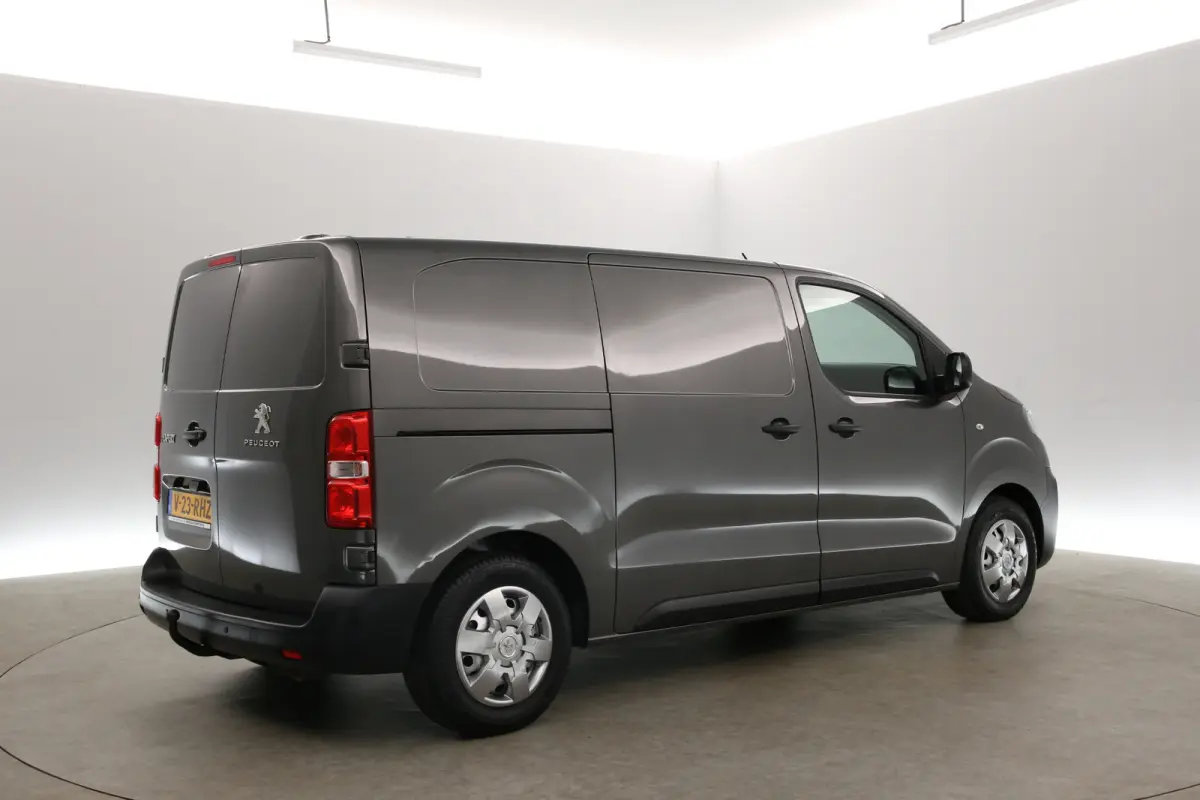 75 kWh Long Range L2H1 | Snelladen | SOH 91% | Airco | Cruise | 3 Zits | Trekhaak | Carplay | Parkeersens.