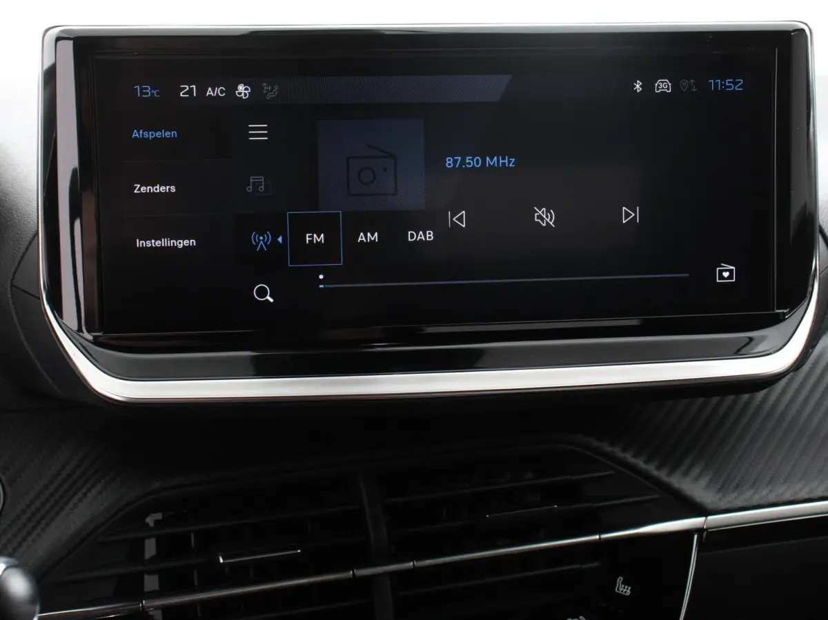 1.2 PureTech 130pk Automaat Allure Navigatie Apple Carplay/Android Auto 360 camera Parkeersensoren Blind Spot Assist Adaptive Cruise Control Stoelverwarming Getinte ramen Climate Control