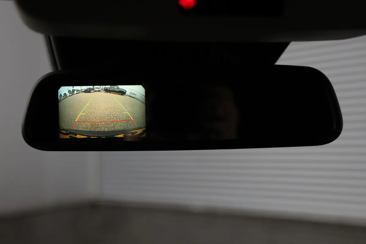110 L1 Benzine Stoelvw|Camera|Clima|4S band